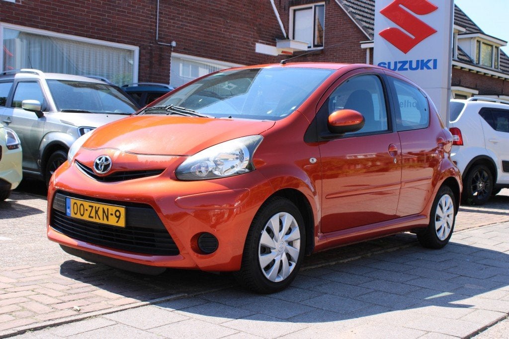 Toyota AYGO 1.0 VVT-I COMF. OR., Euro 5, Gebruikt, Overige kleuren, 4 stoelen