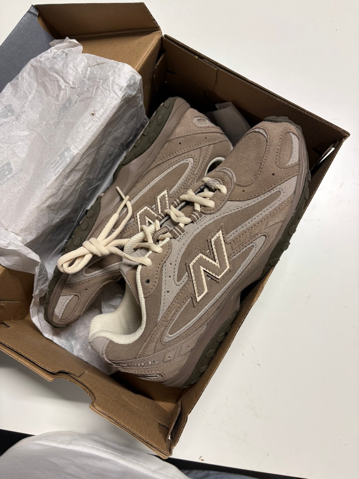 New balance 204L Timberwolf 39.5, Ophalen of Verzenden, Nieuw