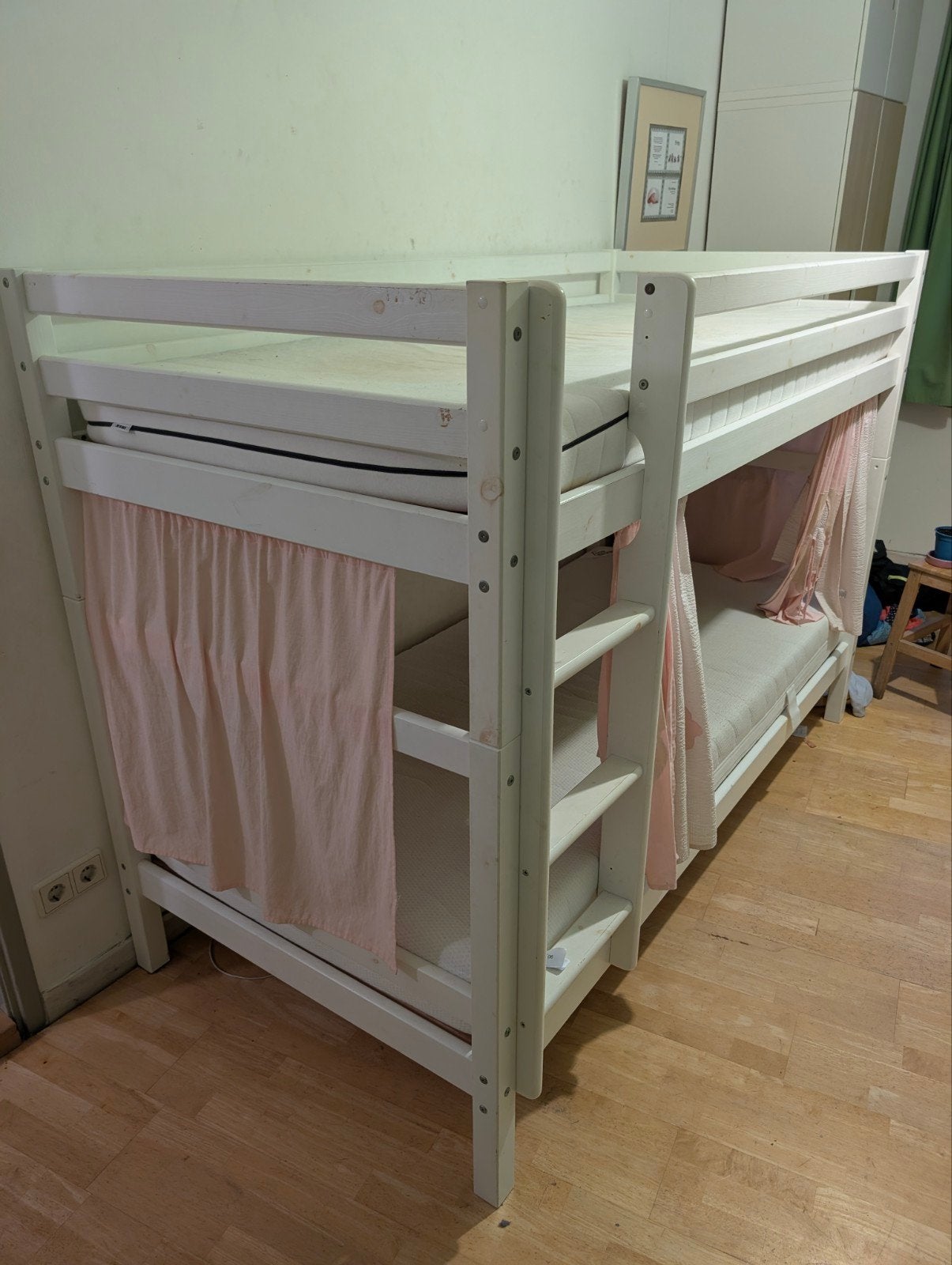 Hoppekids Stapelbed 90x200 cm met matrassen en gordijnen, Ophalen, Gebruikt, 90 cm, Tweepersoons