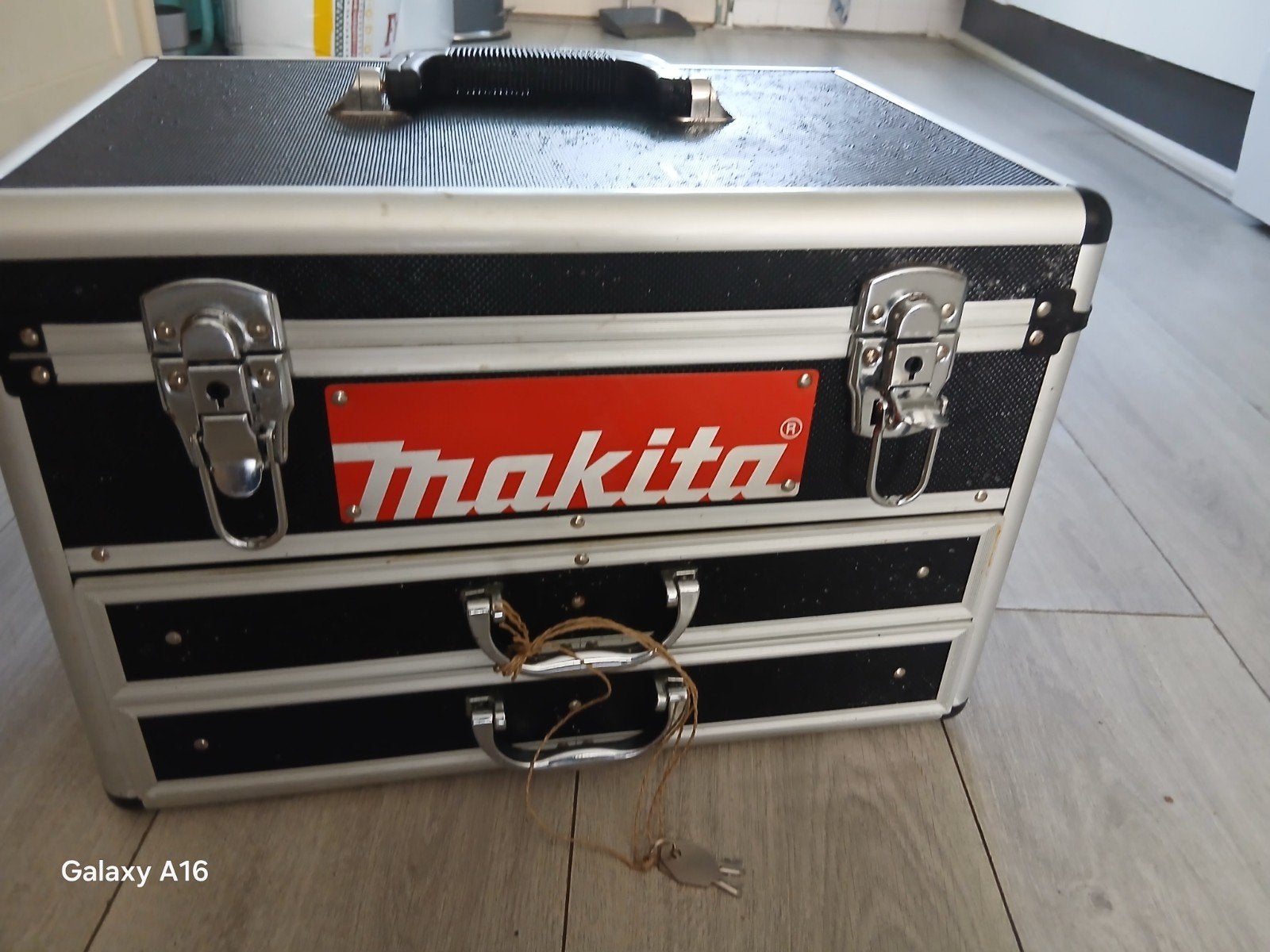 Makita Boor- en Schroefmachine Set met Koffer en Accessoires, Ophalen, Gebruikt, Variabele snelheid, Boor- en Schroefmachine