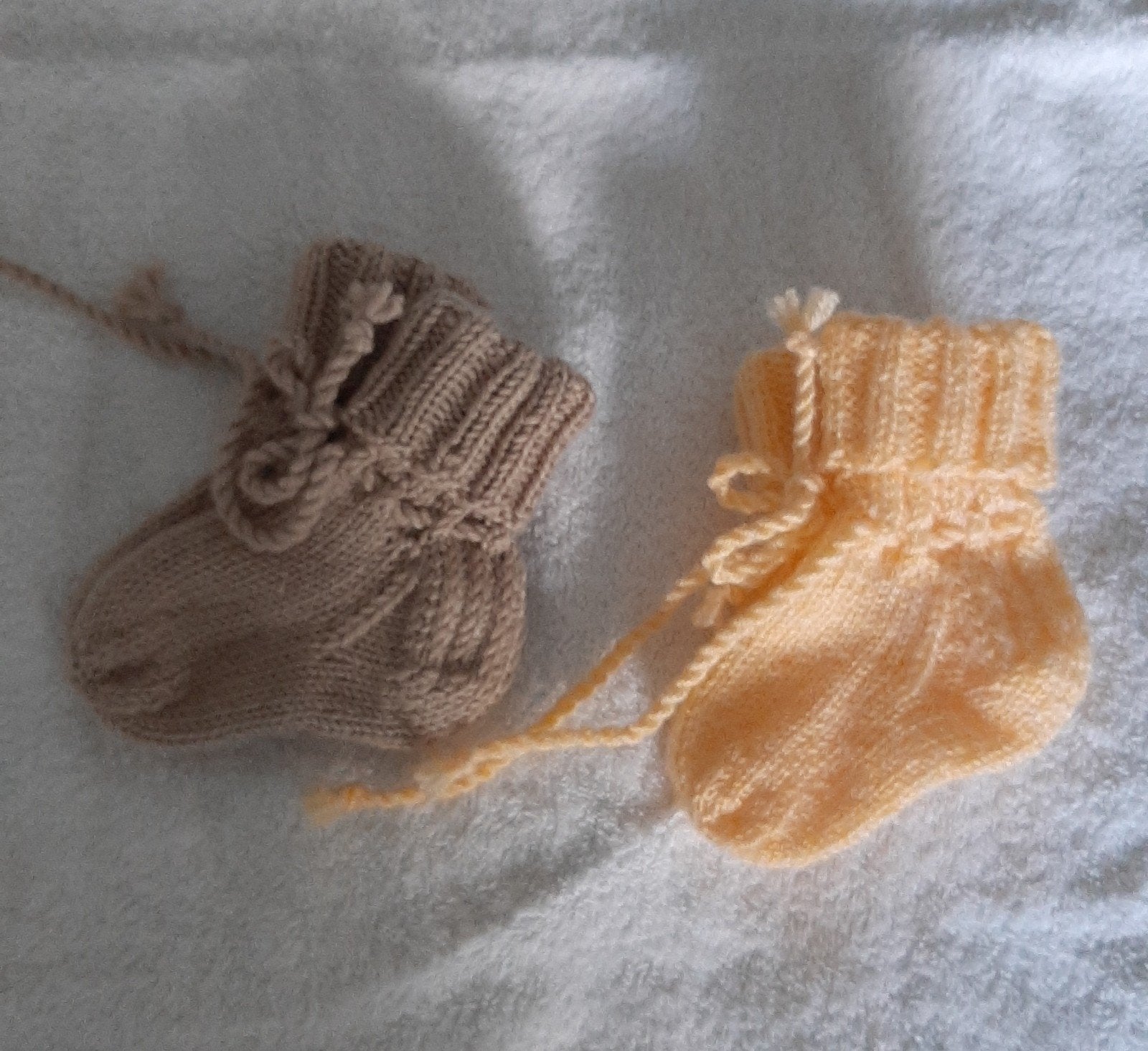 Handgebreide babysokjes met een koordje, Ophalen of Verzenden, Nieuw, Jongetje of Meisje