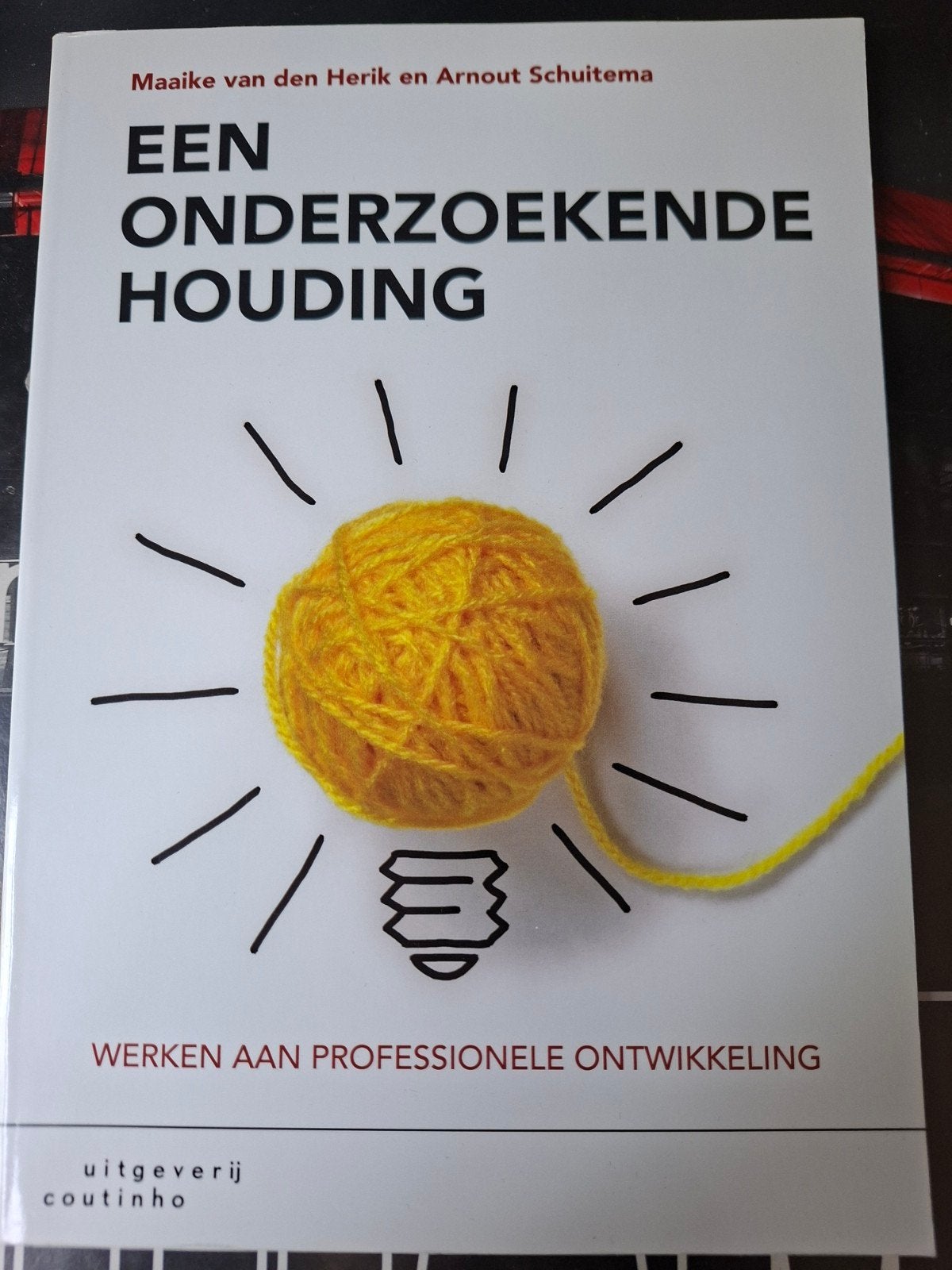 Een Onderzoekende Houding, Gelezen, Overige vakken, Ophalen of Verzenden, Maaike van den Herik en Arnout Schuitema