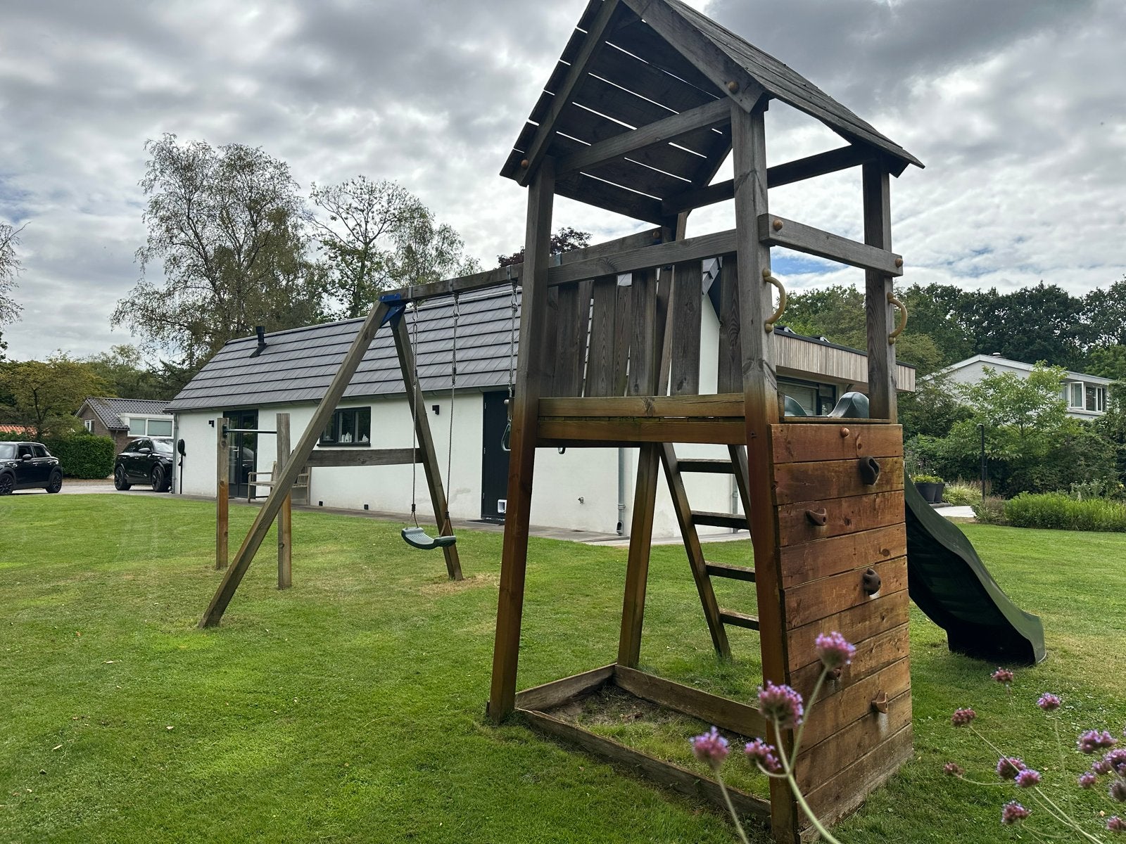 Houten Speeltoestel met Glijbaan, Schommels en Klimrek, Kinderen en Baby's, Speelgoed | Buiten | Speeltoestellen, Ophalen, Gebruikt