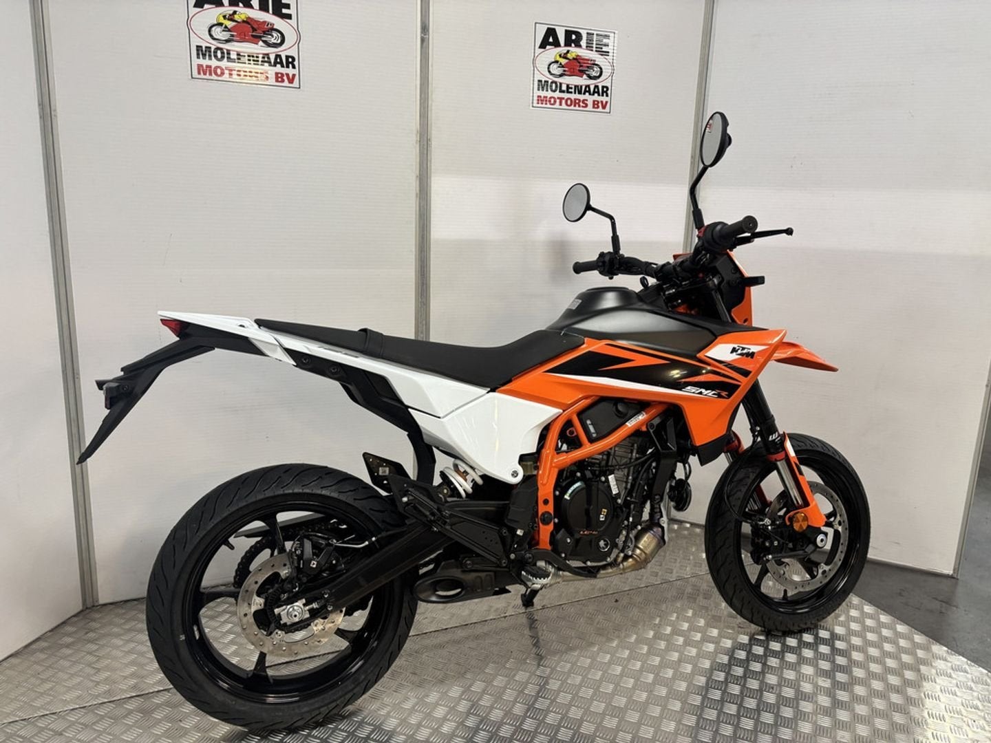 KTM 125 SMC R (bj 2025), KTM, Bedrijf, Meer dan 35 kW, Onbekend