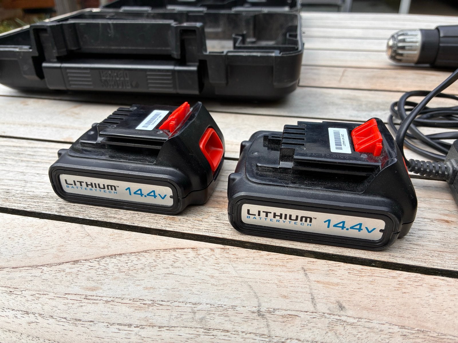 Black & Decker boormachine (defect) met werkende accu's en l, Ophalen of Verzenden, Gebruikt, Minder dan 400 watt, Boor- en Schroefmachine