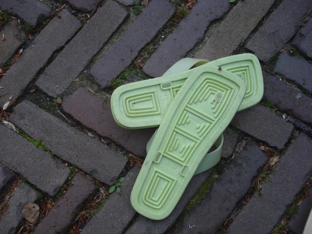 SENSI TEENSLIPPERS GROEN 37 NIEUW GRATIS VERZENDING PER POST, Slippers, Verzenden, Nieuw, Sensi Teenslippers