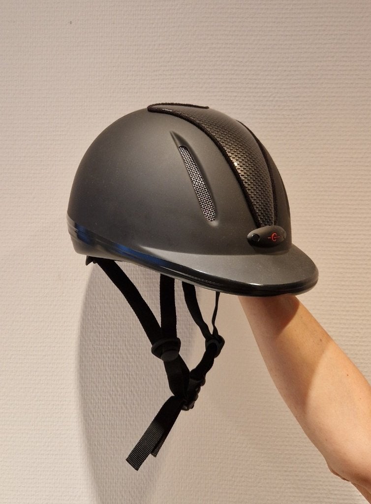 te koop zo goed als nieuwe Covalliero Carbonic helm 32722., Ophalen of Verzenden, Zo goed als nieuw, Overige soorten, Cap