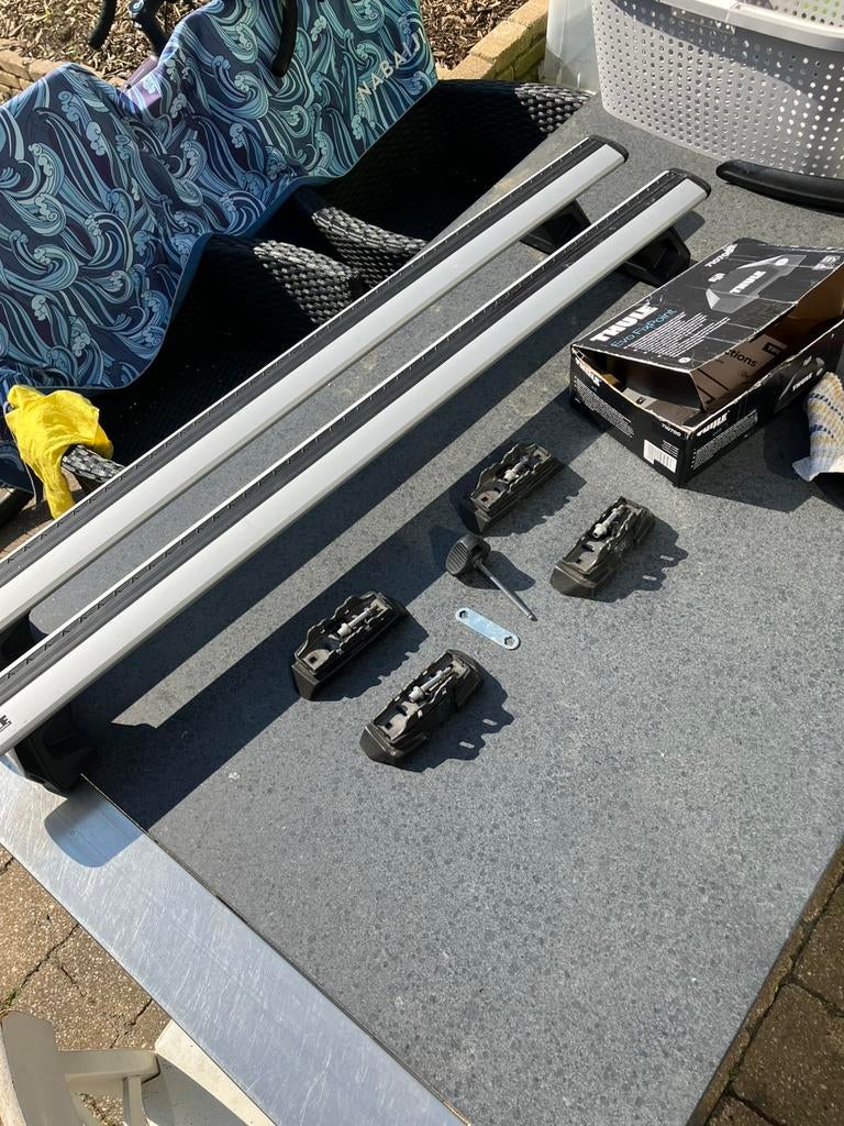Thule evo wingbar incl voetstukken tbv montage, Ophalen, Zo goed als nieuw