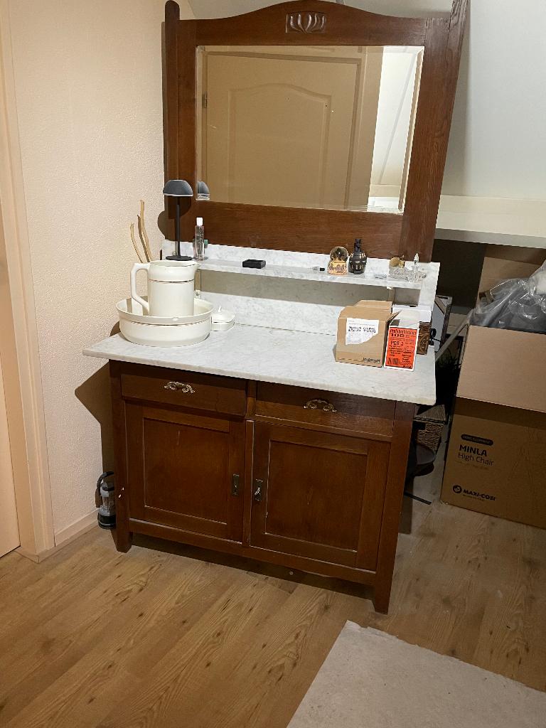 Antieke Franse dressoir, Ophalen