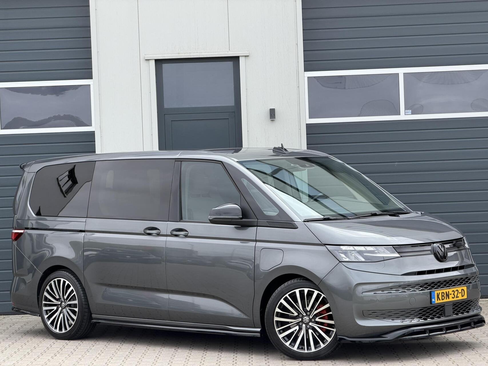Volkswagen Multivan 1.4 eHybrid L2H1 Style / Maxton / Uniek, Auto's, Volkswagen, Dealer onderhouden, Stof, Gebruikt, 150 pk