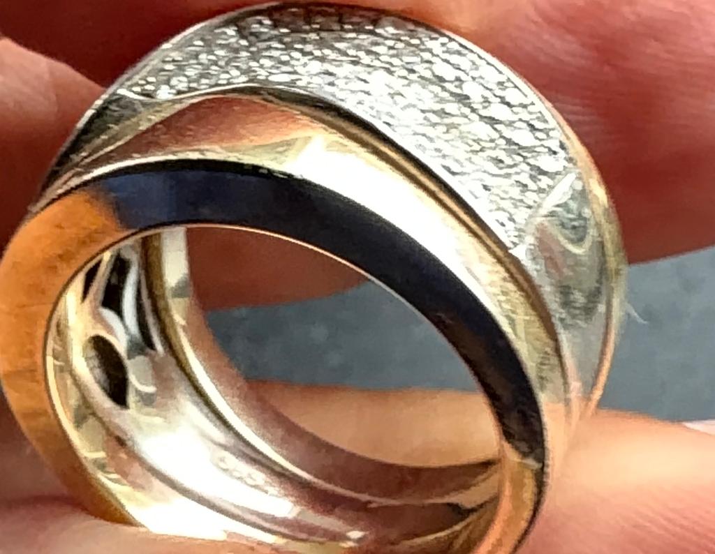Zware Gouden Ring met VS1 Diamanten, Maat 17, Ophalen of Verzenden, Zo goed als nieuw, 17 tot 18, Met edelsteen