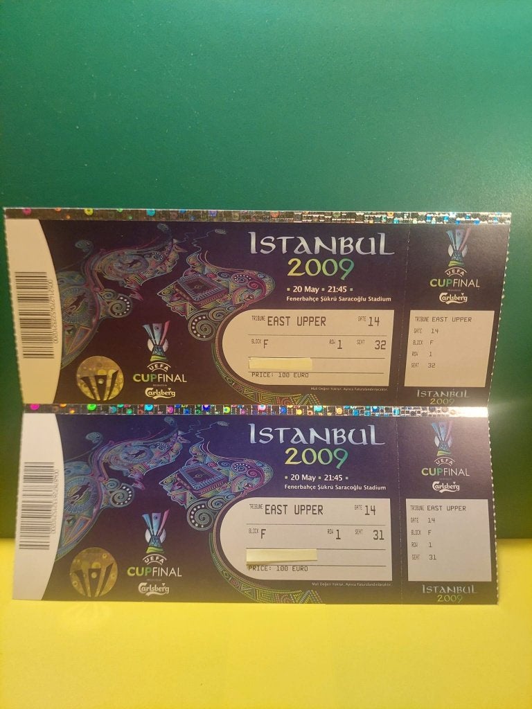 UEFA Cup Final 2009 Shakhtar vs Werder Bremen 2 Tickets, Drie personen of meer, Maart