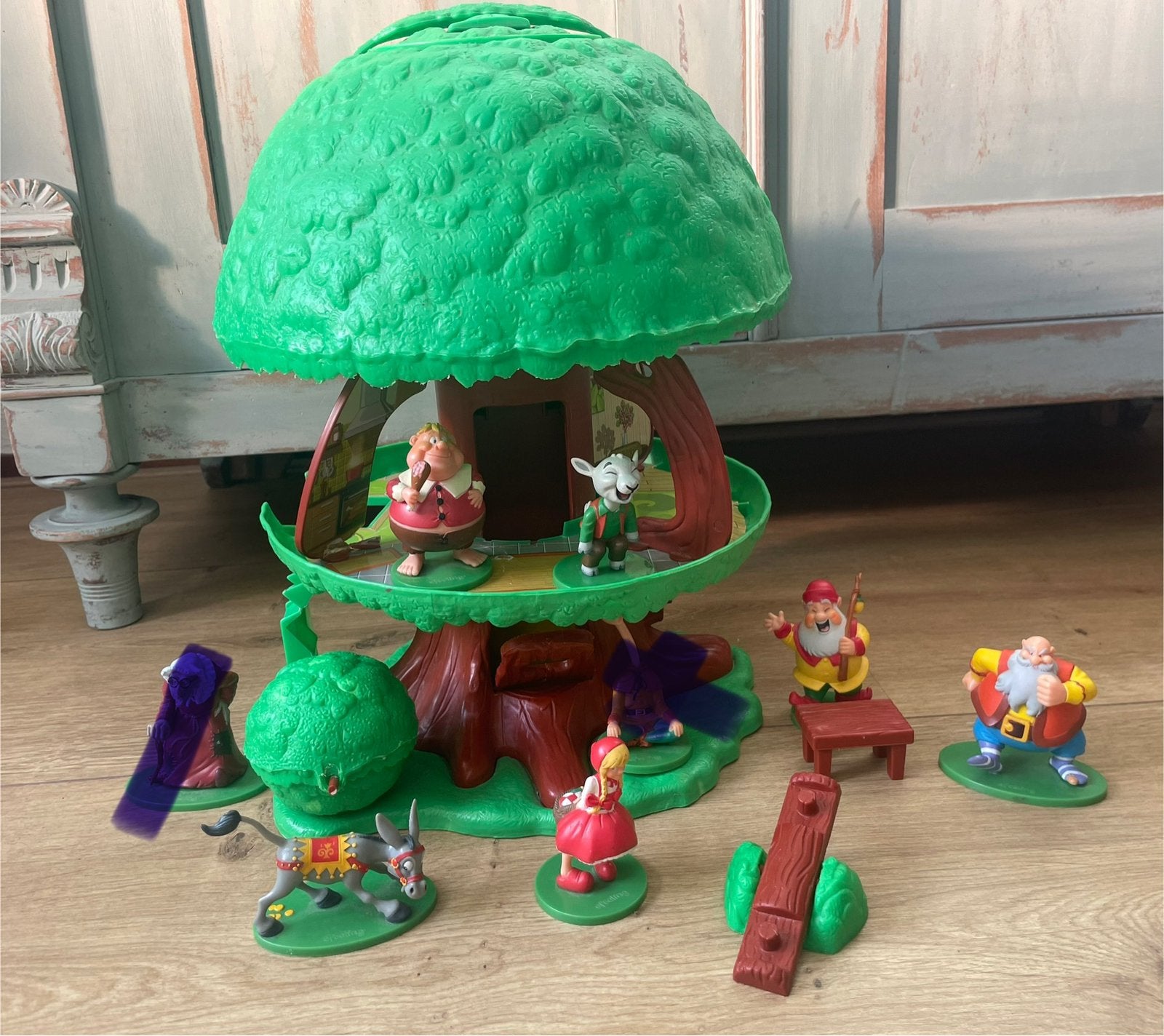 Vulli boom speelboom met 6 Efteling poppetjes wip tafeltje, Verzenden, Zo goed als nieuw, Beeldje of Poppetje