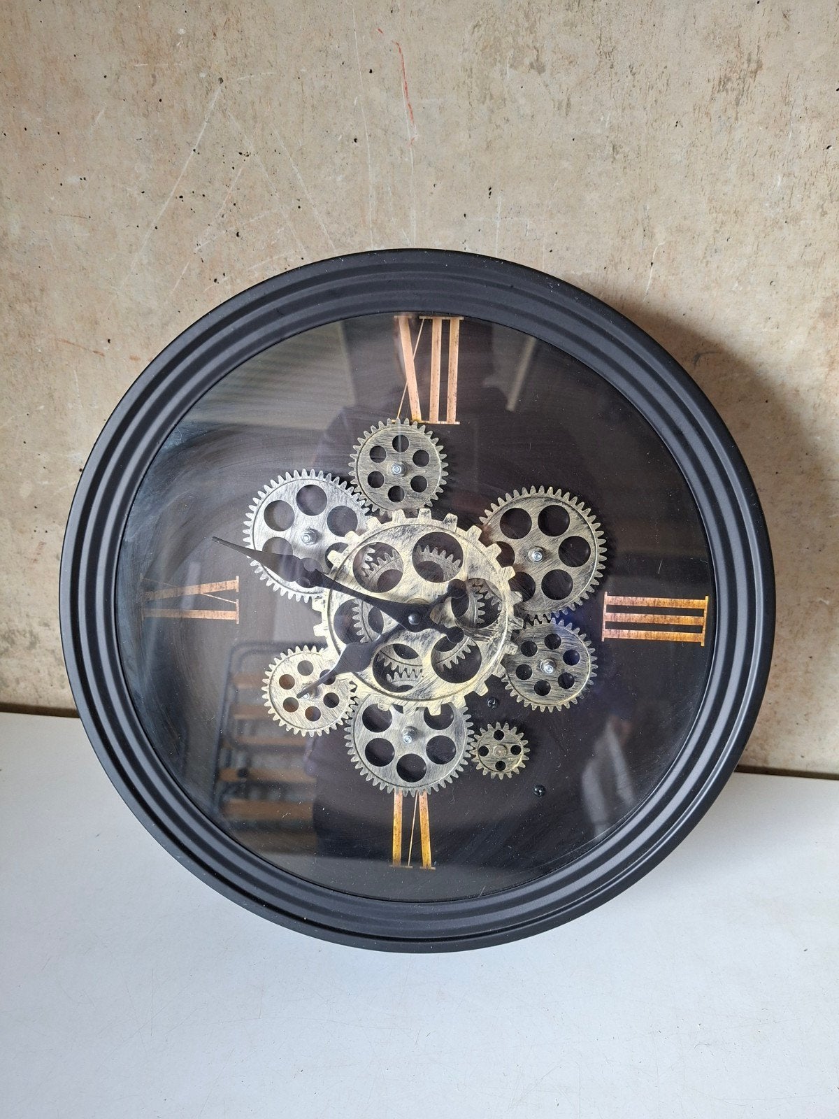 Moderne Wandklok met Zichtbare Tandwielen - Zwart, Ophalen of Verzenden, Gebruikt, Analoog, Wandklok