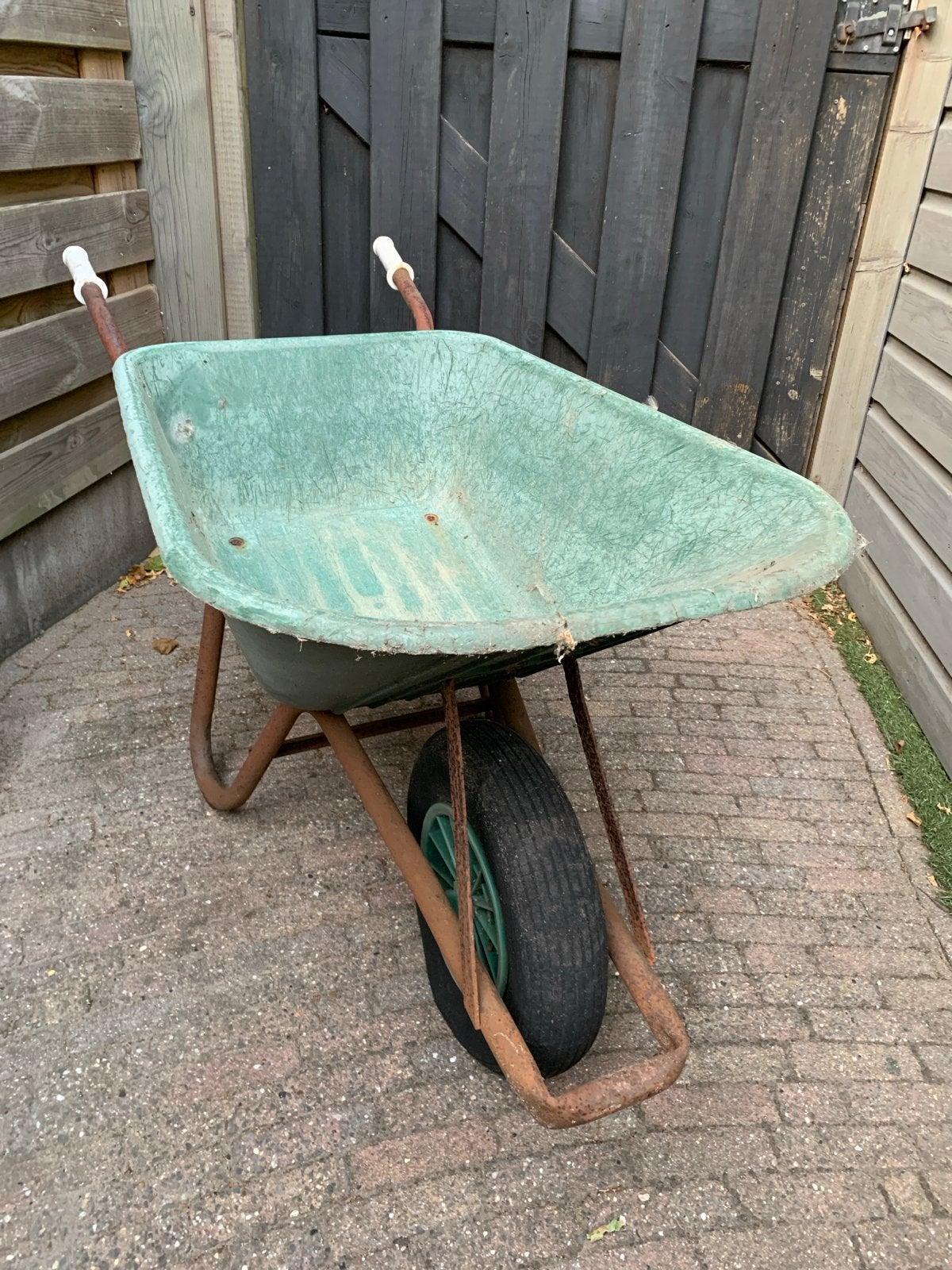 Kruiwagen met kunststof kuip - Opknapper, Tuin en Terras, Kruiwagens, Ophalen, Gebruikt, Handmatig, Eenwielig