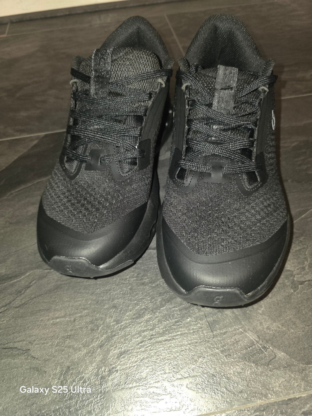 OC (On Cloud) sneakers maat 42, nooit gedragen!, Kleding | Heren, Ophalen of Verzenden