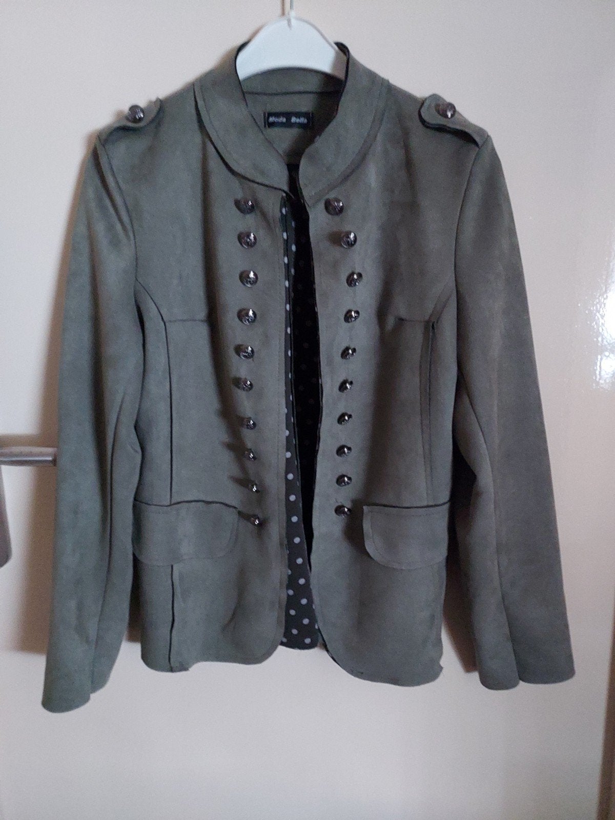 Stijlvol groen jasje met militaire knopen, Maat 38/40 (M), Ophalen of Verzenden, Groen, Onbekend