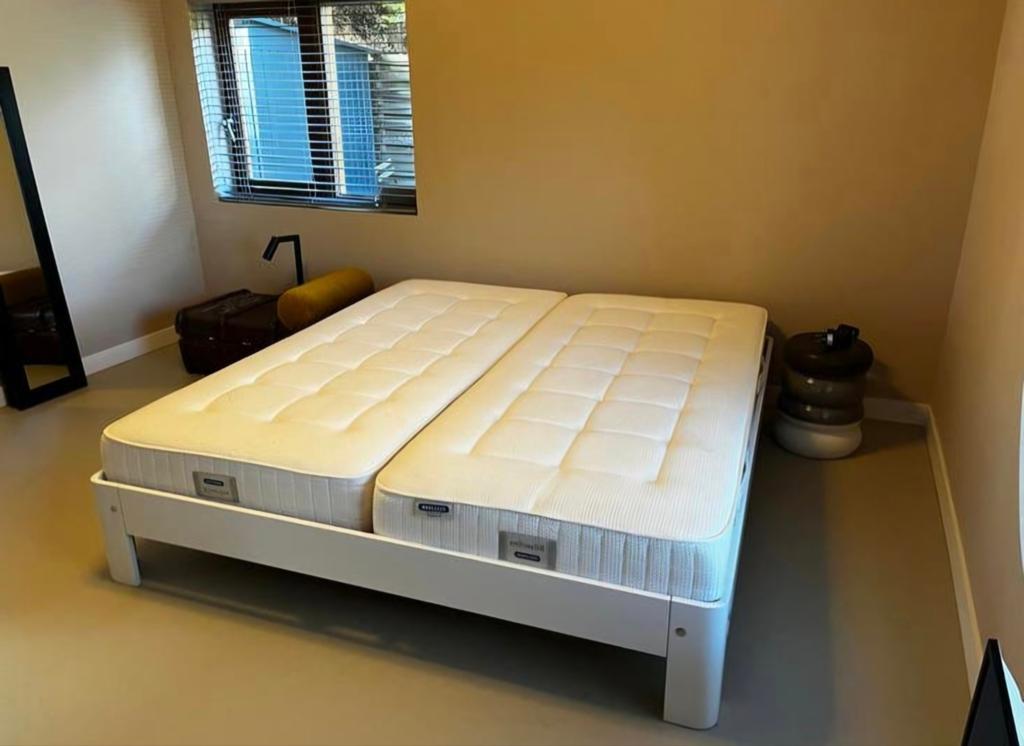Auping Auronde bed 180x200 wit met verstelbare spiralen, Huis en Inrichting, Slaapkamer | Bedden, Wit, Tweepersoons, 180 cm, 200 cm