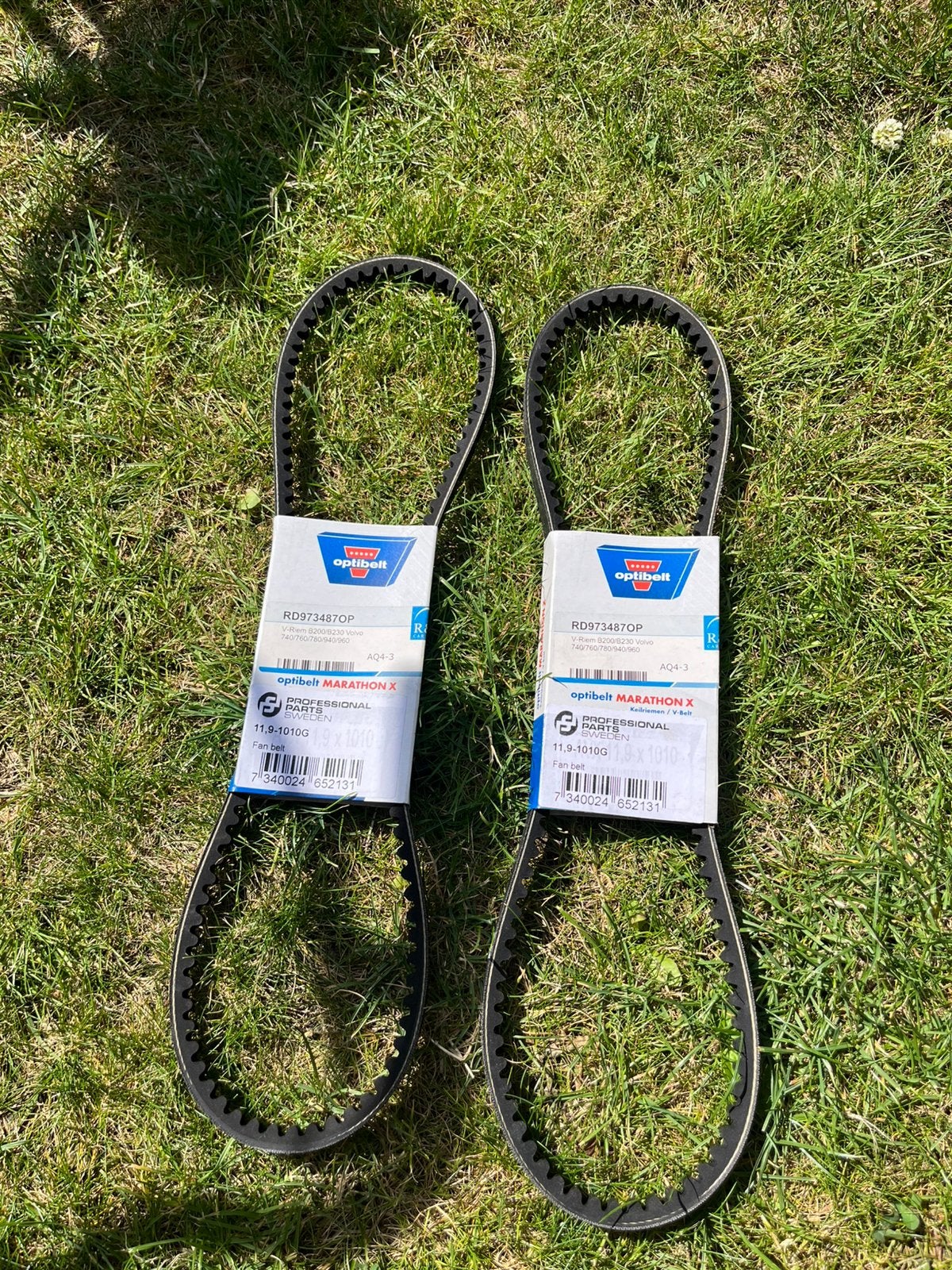 Volvo fan belt/V-riem 2x nieuw!, Ophalen of Verzenden