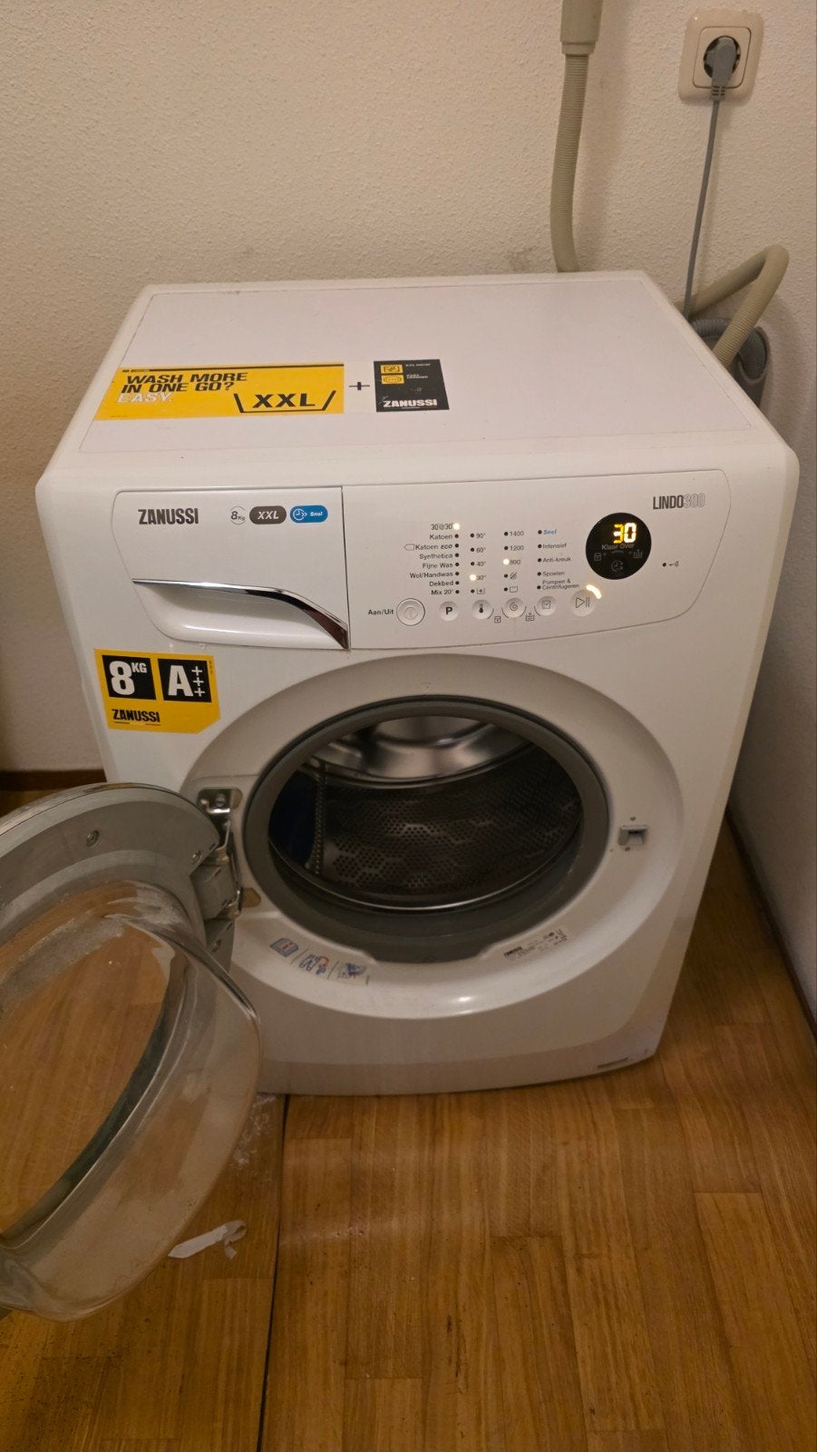 Zanussi condensdroger XXL A+++ in top staat Lindo 300 8 kg, Ophalen, Zo goed als nieuw, 85 tot 90 cm, 1200 tot 1600 toeren