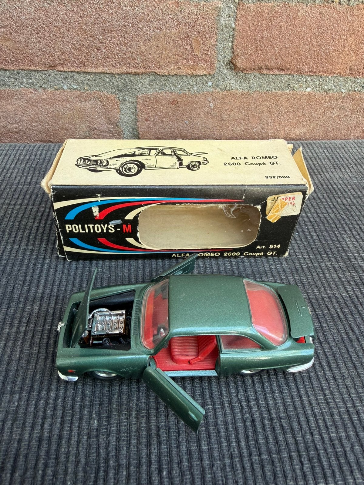 1:43 Politoys No.514 Alfa Romeo 2600 sprint …….. 95,-, Ophalen of Verzenden, Zo goed als nieuw, Auto, Overige merken