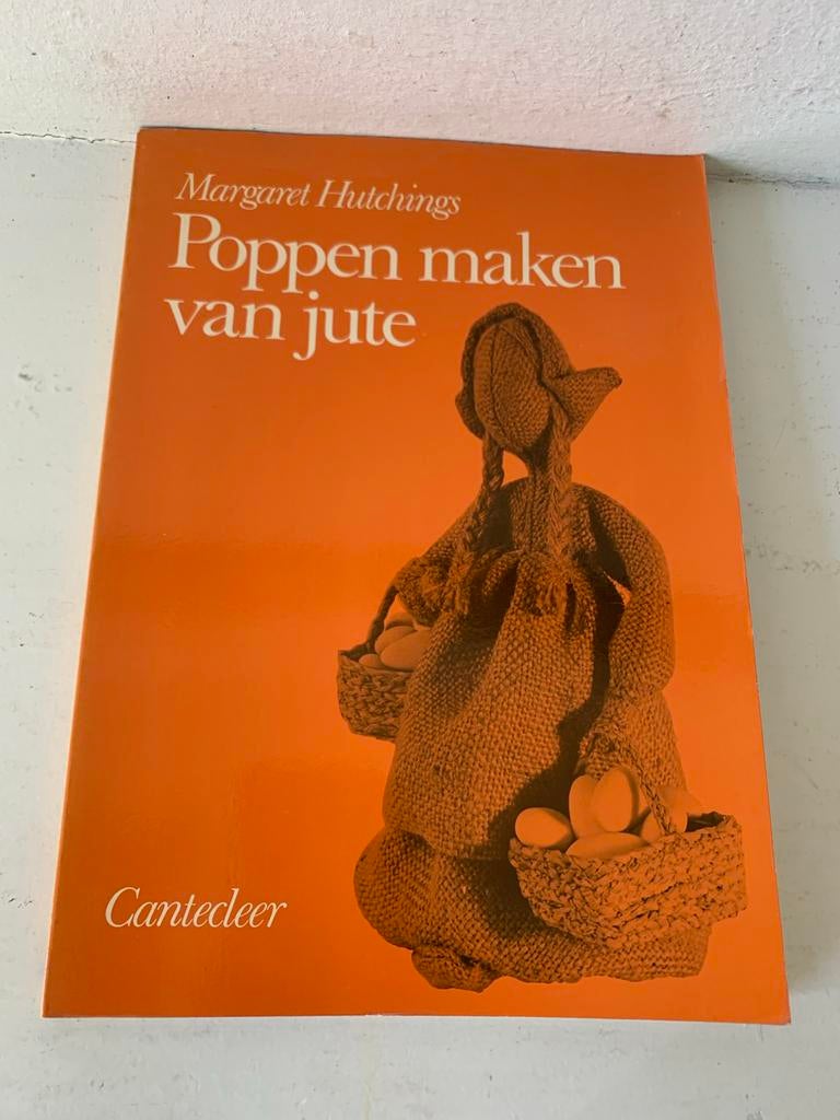 Boek: Poppen maken van jute - Margaret Hutchings, Ophalen of Verzenden, Gebruikt, Knutselwerk