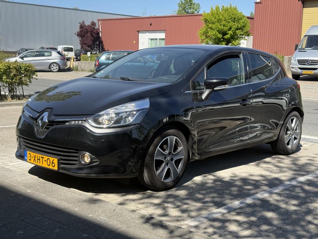 Renault Clio 0.9 TCe 90PK Night & Day Navi PDC Bluetooth, 540 kg, Electronic Stability Program (ESP), Zwart, Origineel Nederlands