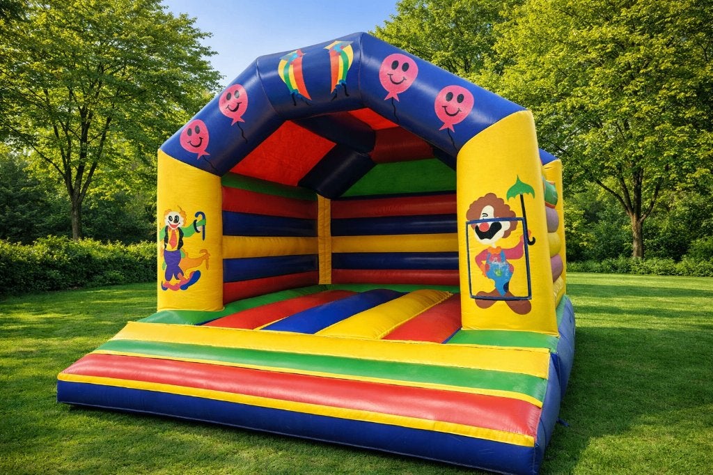Te huur: Springkussen 4x5m, Ophalen, Zo goed als nieuw