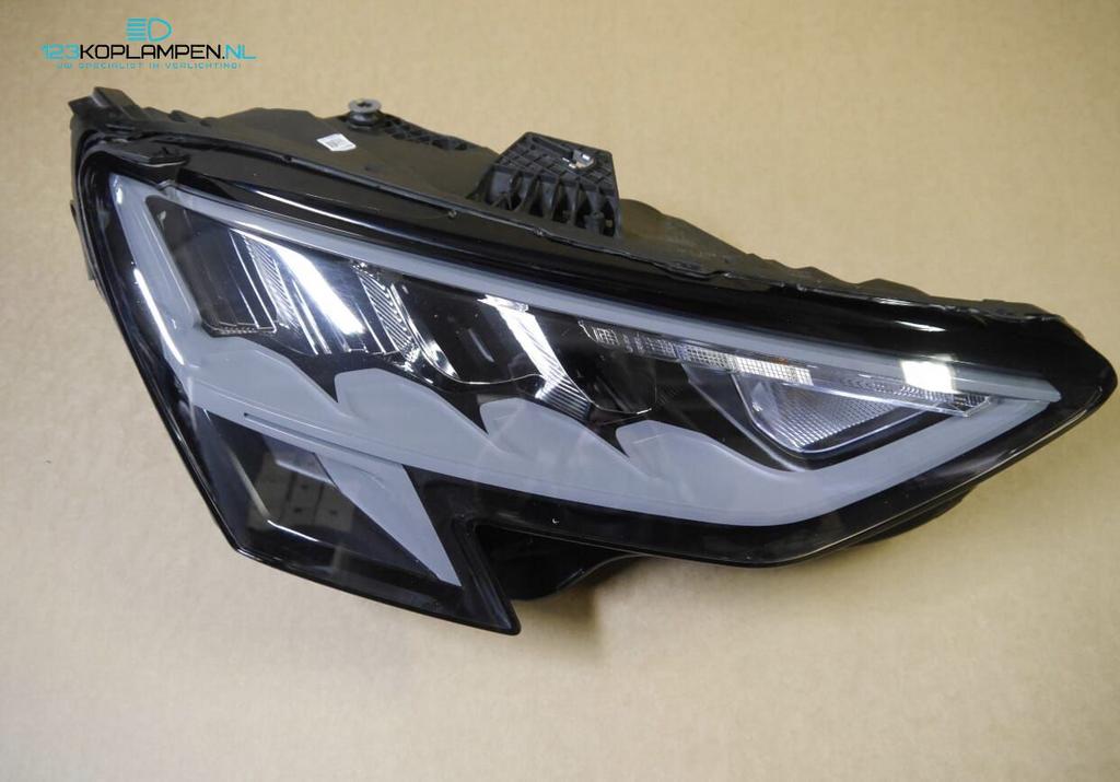 Audi A3 8Y Full LED koplamp rechts, Ophalen, Gebruikt, -, -