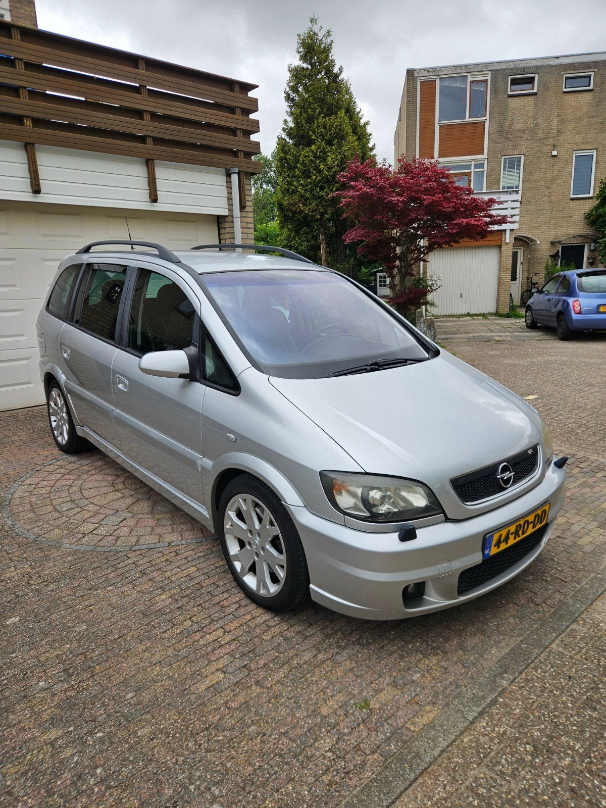 Te koop zeldzame, zeer mooie Opel Zafira 2.0 16V Turbo OPC, Voorwielaandrijving, 1998 cc, 1440 kg, Zwart