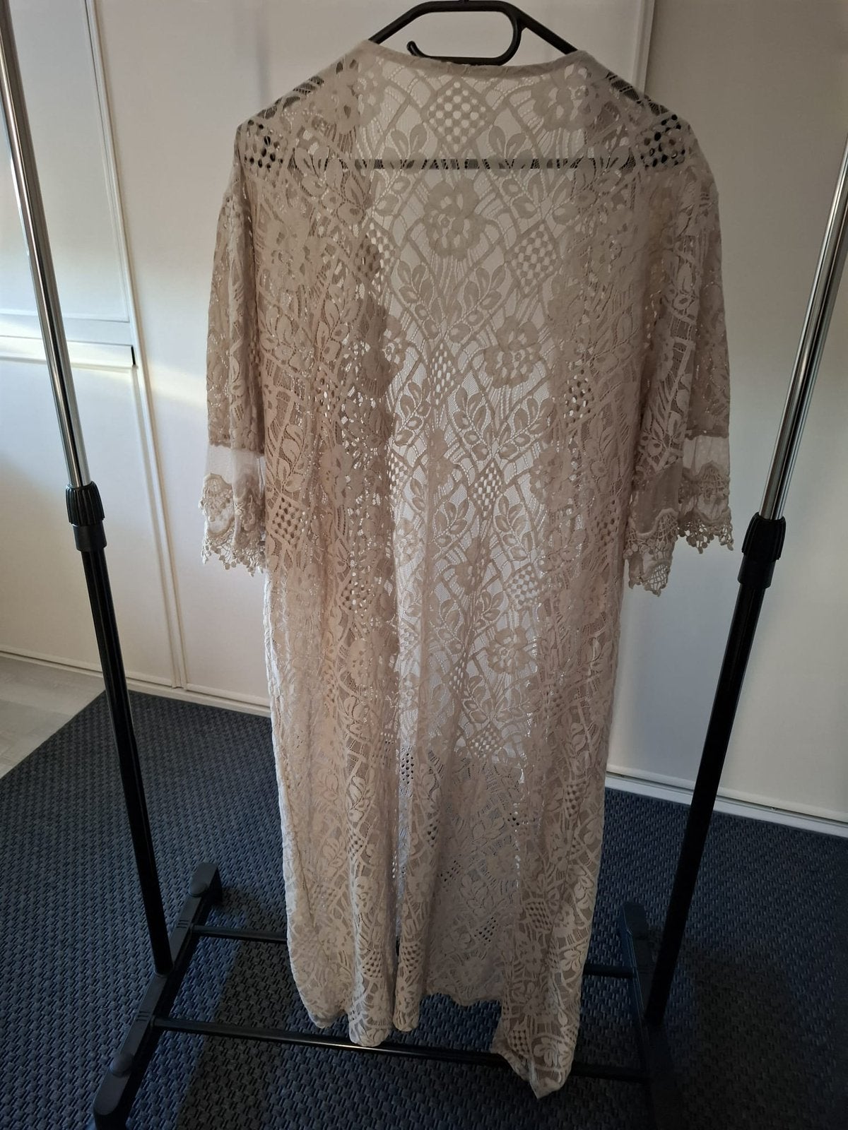 Vest lang kleur beige maat 38, Ophalen of Verzenden, Zo goed als nieuw, Maat 38/40 (M), Beige