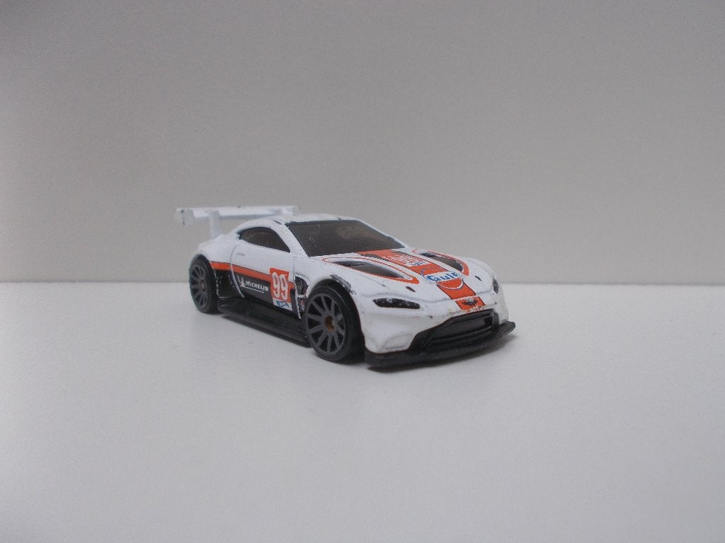 6430 Aston Martin V8 Vantage GTE Hot Wheels (HotWheels), Ophalen of Verzenden, Gebruikt, Auto