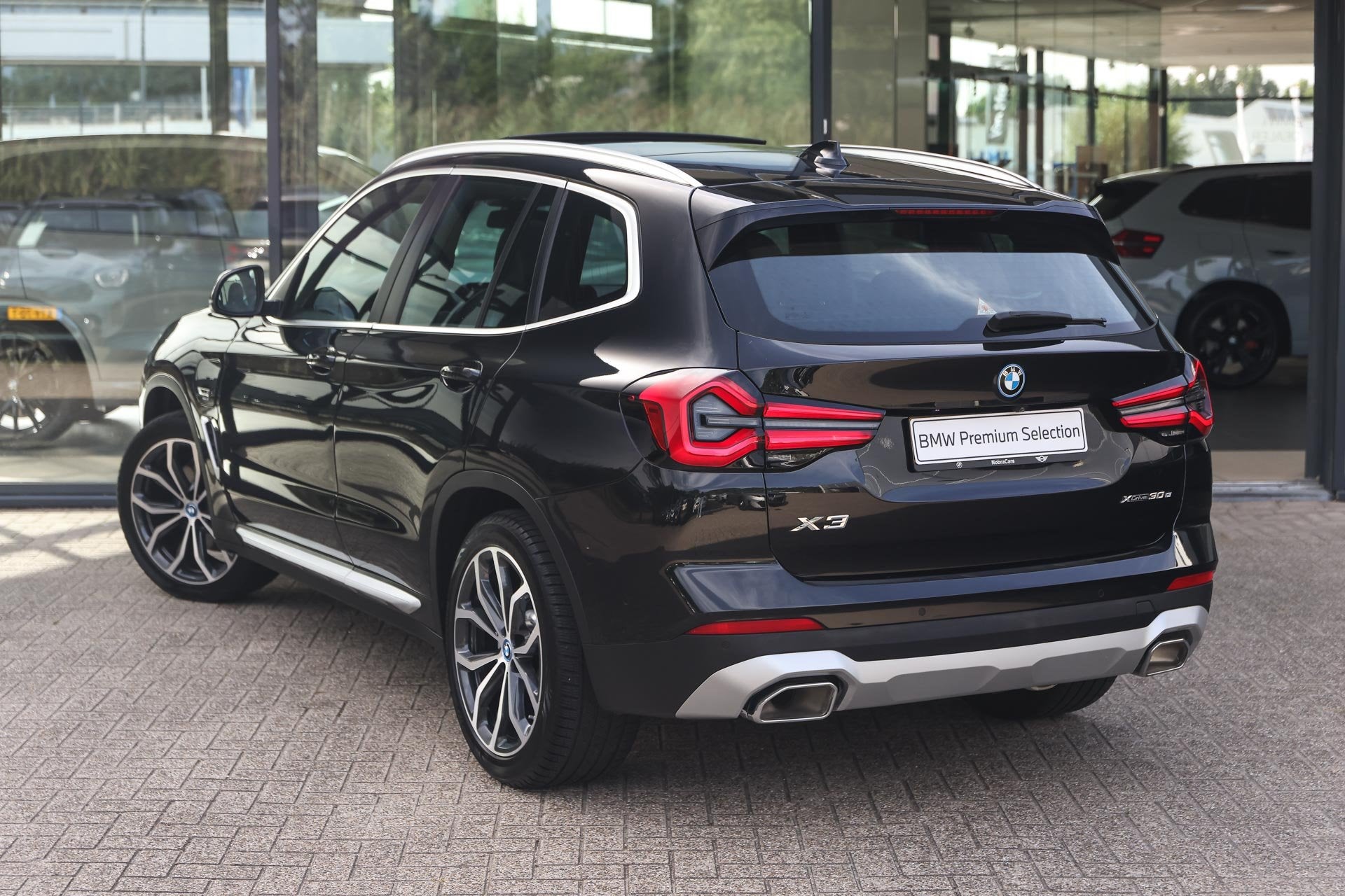 BMW X3 xDrive30e High executive Automaat / Panoramadak / Spo, Auto's, Gebruikt, Zwart, Bedrijf, Vierwielaandrijving