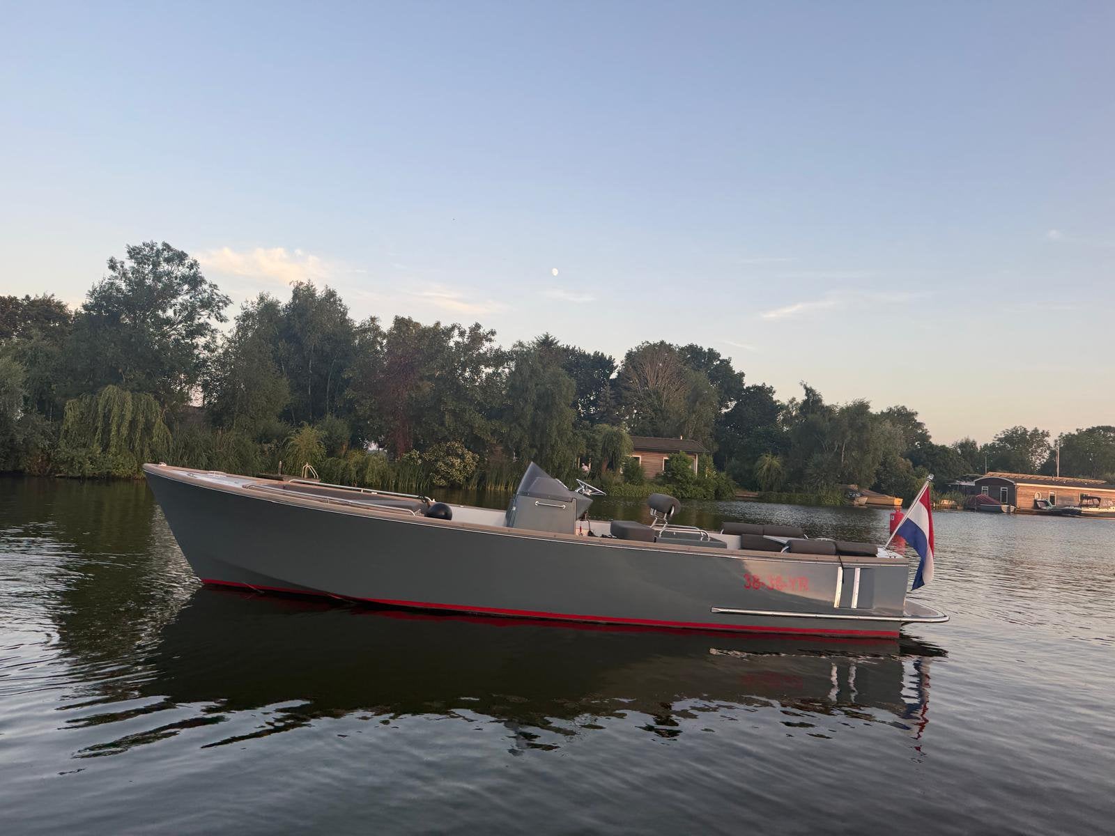 MV Yachts Full Console Tender 2011 Volvo D3-220 Rapsody, Rondzit, Binnenboordmotor, Diesel, Zo goed als nieuw