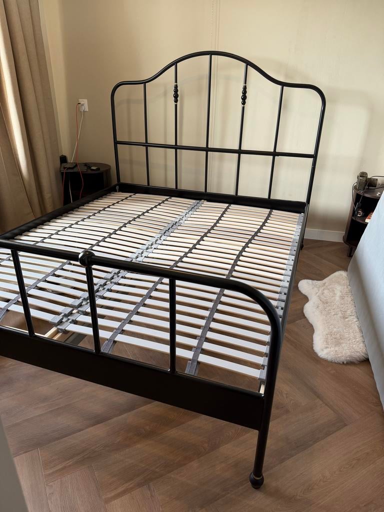 IKEA spijlenbed met lattenbodem - Zwart metaal, Huis en Inrichting, Slaapkamer | Bedden, Gebruikt, Zwart, Tweepersoons, Ophalen of Verzenden