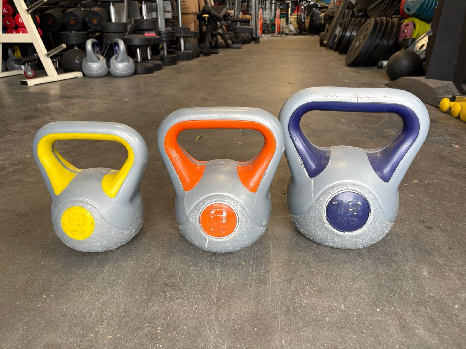 Kettlebells 4-8-12 kg kettlebell gewichten beschadigd, Ophalen, Gebruikt, Beschadigd, Kettlebells