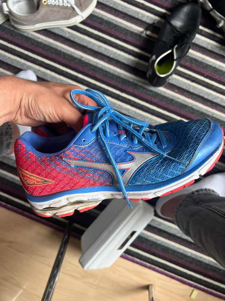 Mizuno wave 40.5 geen asics saucony nike adidas blauw, Ophalen of Verzenden, Zo goed als nieuw, Blauw, Sneakers of Gympen
