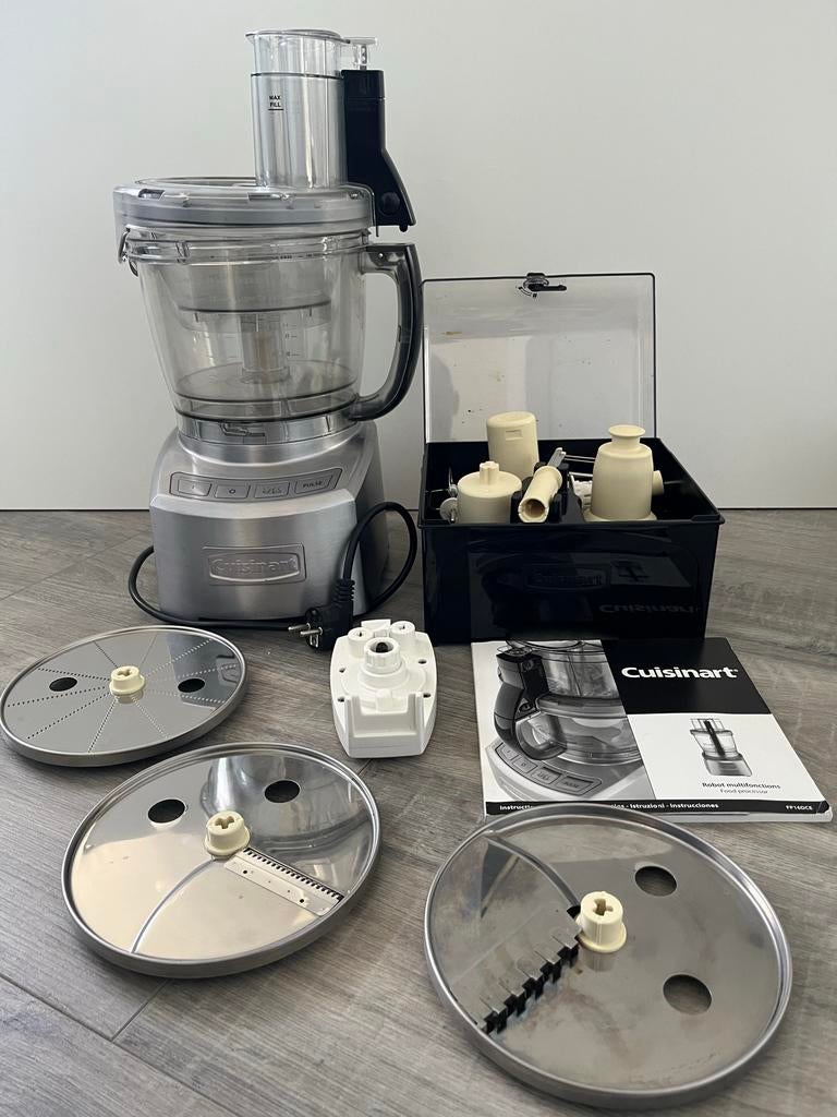 Cuisinart Foodprocessor met diverse accessoires, Witgoed en Apparatuur, Ophalen, 2 snelheden, Zo goed als nieuw, 2 tot 3 liter