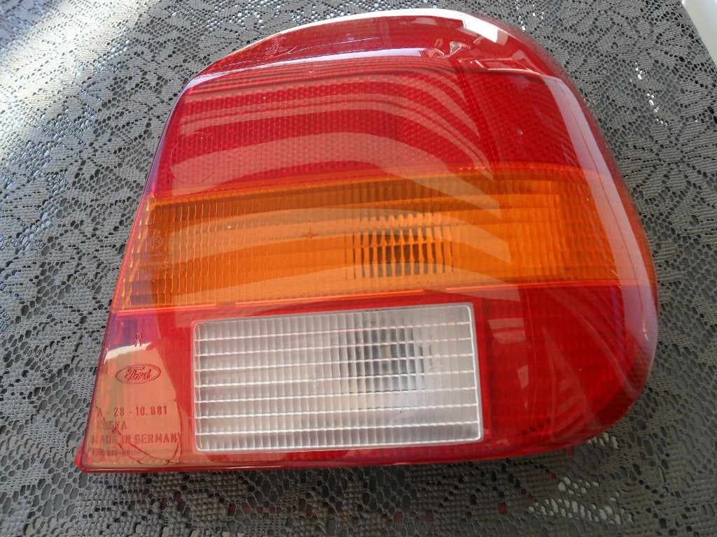 FORD ACHTERLICHT, Ophalen, Ford