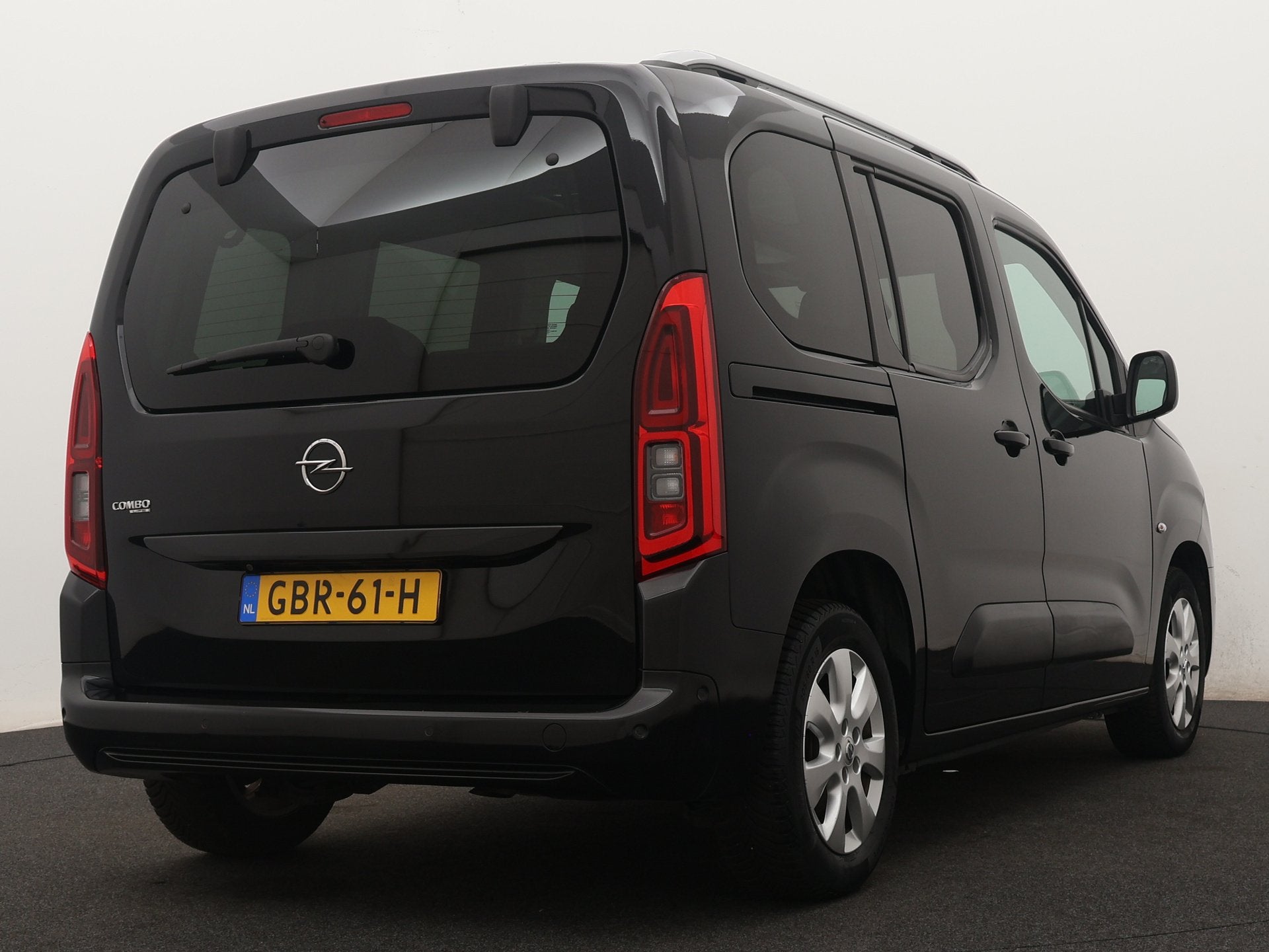 Opel Combo Tour 1.2 Turbo L1H1 Edition Direct leverbaar! Rol, Auto's, Voorwielaandrijving, 12 maanden, Stof, Gebruikt