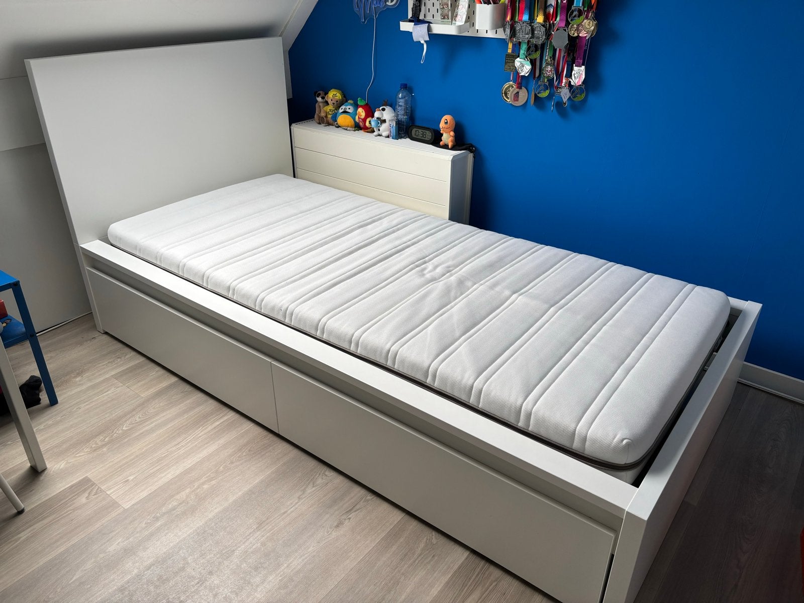 IKEA MALM bed (wit) met lattenbodem en matras, Ophalen, Gebruikt, 90 cm, Eenpersoons