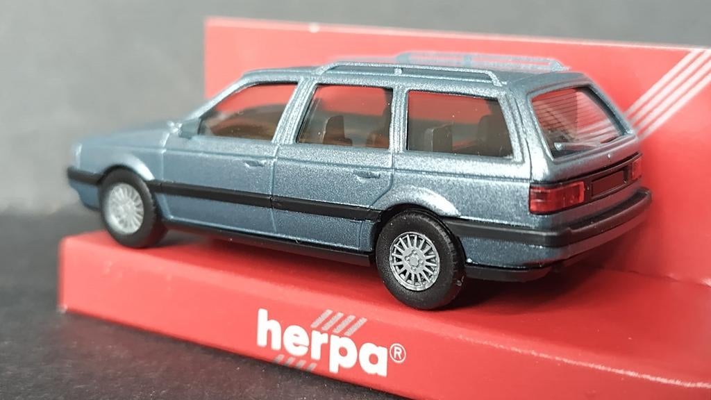 Volkswagen VW Passat B3 Variant grijs 1:87 H0 Herpa Pol, Auto, Verzenden, Cars@herpa.de, Nieuw