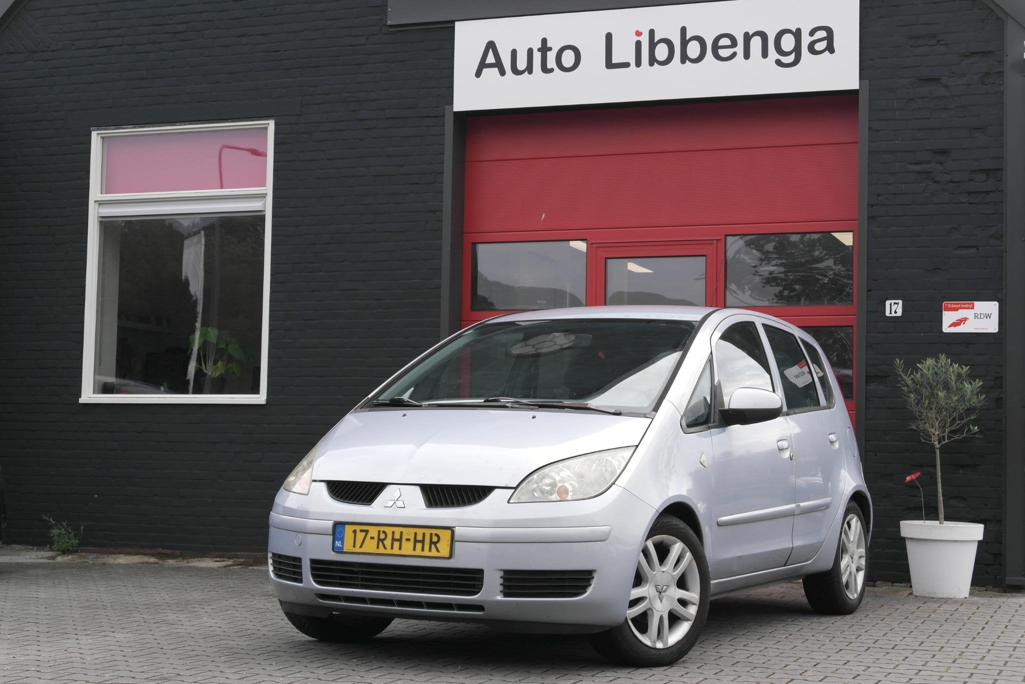 Mitsubishi Colt 1.3 Inform Cool Pack AIRCO / CRUISE / CENTR., Auto's, Stof, Gebruikt, 31 €/maand, Blauw
