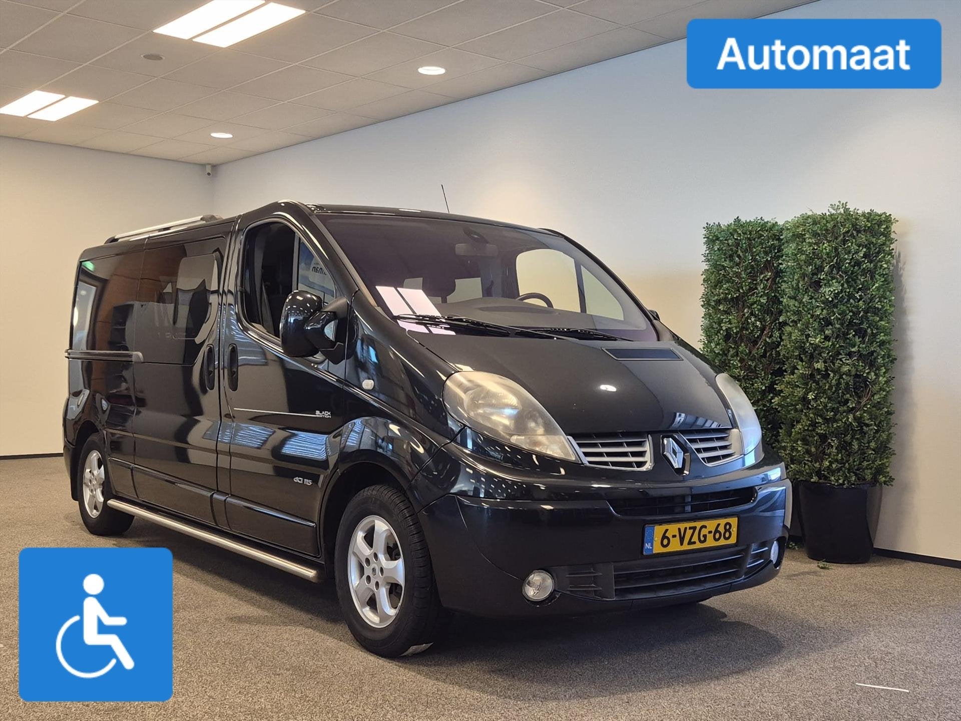 Renault Trafic L2H1 Rolstoelbus Automaat (airco) 5+1 - 2x zi, Automaat, Zwart, Zwart, Origineel Nederlands