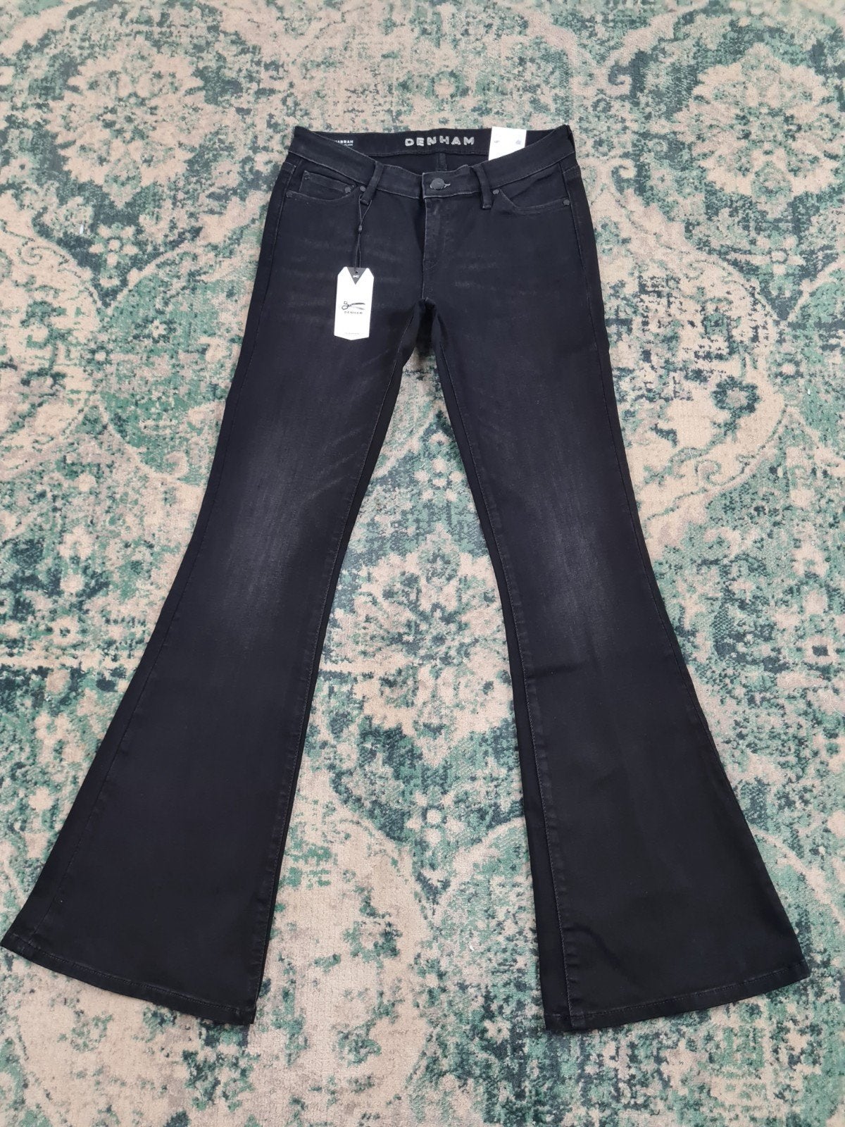 Denham Farrah Super Flare Fit W28 L32 Zwart Nieuw Tulsi2832, Denham, Zwart, Nieuw, Ophalen of Verzenden