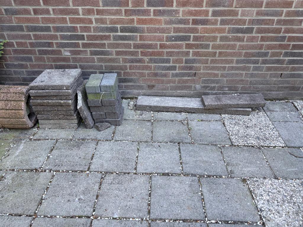 Gratis tegels, stoepranden, klinkers, Tuin en Terras, Tegels en Klinkers, Ophalen, Gebruikt, Beton, Klinkers