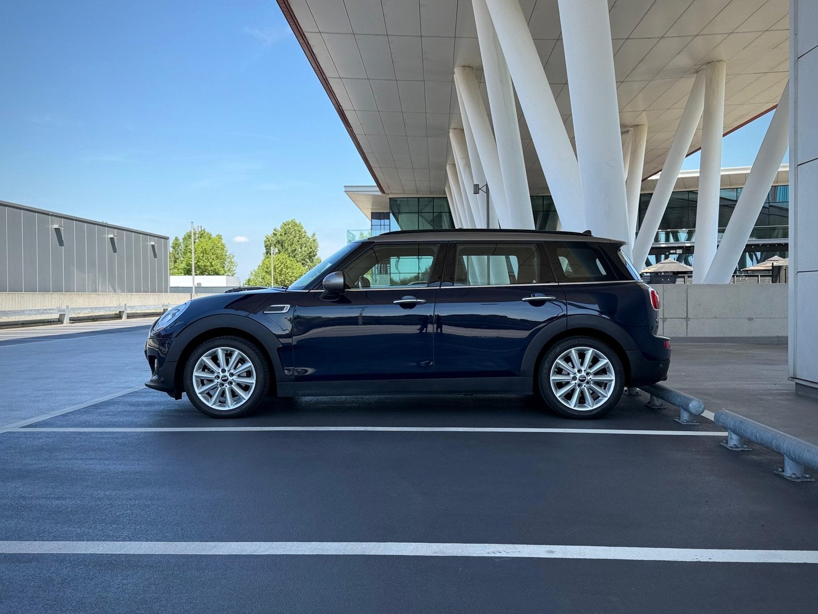 Mini Clubman 1.5 Cooper AUT 2016 Blauw, Auto's, 136 pk, Blauw, Leder en Stof, Origineel Nederlands