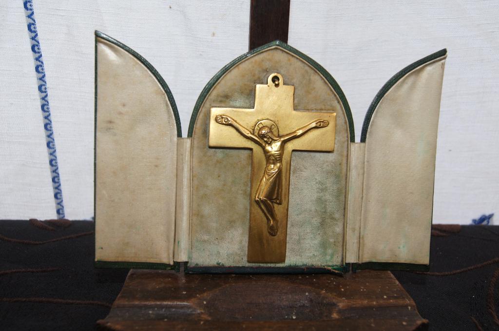 Reisaltaar in Etui, Antiek en Kunst, Antiek | Religie, Ophalen of Verzenden