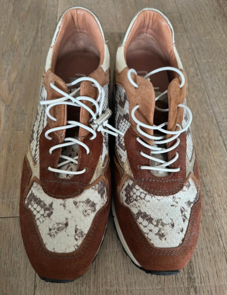 Mjus 38 zgan, Ophalen of Verzenden, Zo goed als nieuw, Zwart, Sneakers of Gympen