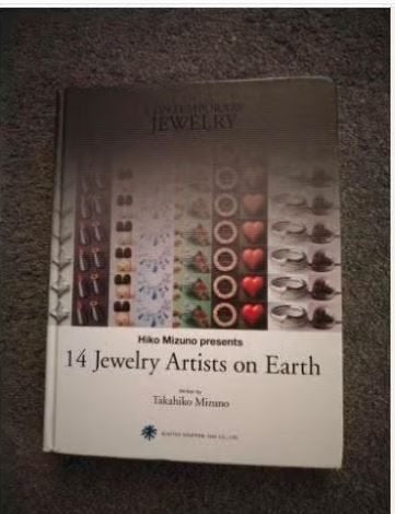 Contemporary Jewelry: 14 Jewelry Artists on Earth, Ophalen of Verzenden, Zo goed als nieuw, Mizuno
